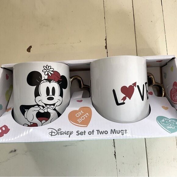 Set of 2 Disney Mugs Mickey Mouse ove Heart Handles New In Box - Picture 5 of 10